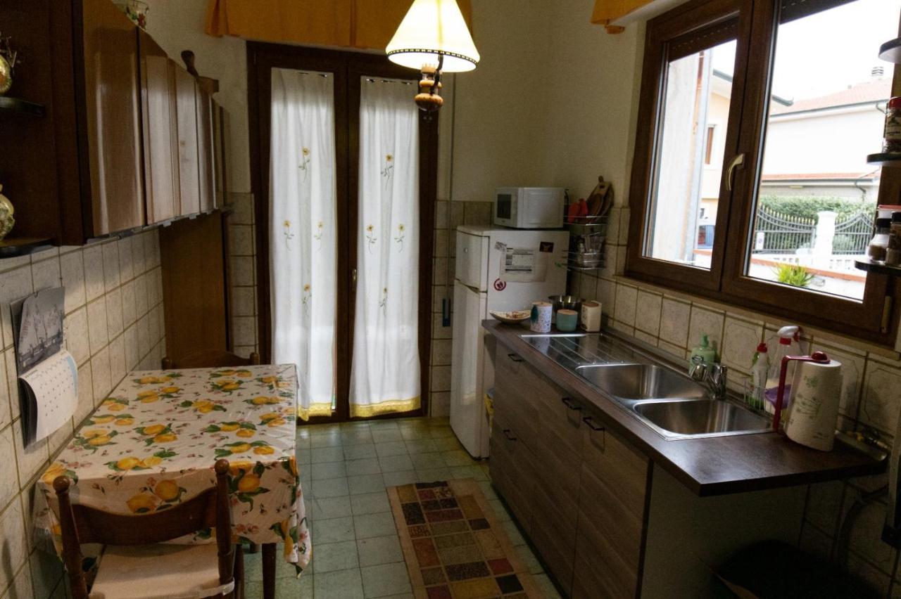 Vacanze A Виареджо Экстерьер фото